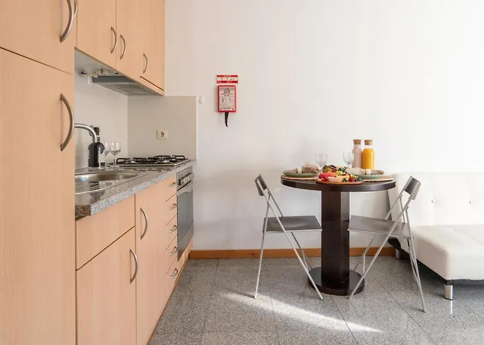 Host Wise - Comfy Charming Flat W Netflix - Ace Location *