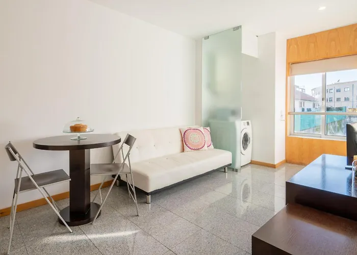 Host Wise - Comfy Charming Flat W Netflix - Ace Location * 波尔图