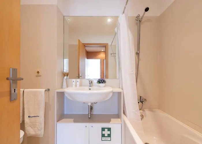 Host Wise - Comfy Charming Flat W Netflix - Ace Location Apartman Porto