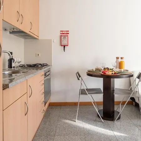 Host Wise - Comfy Charming Flat W Netflix - Ace Location *