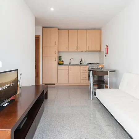 アパート Host Wise - Comfy Charming Flat W Netflix - Ace Location ポルト